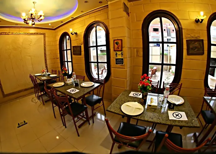 Отель Luxor 2*